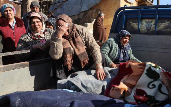 زلزال الفجر: الأكفان لا تكفي لدفن