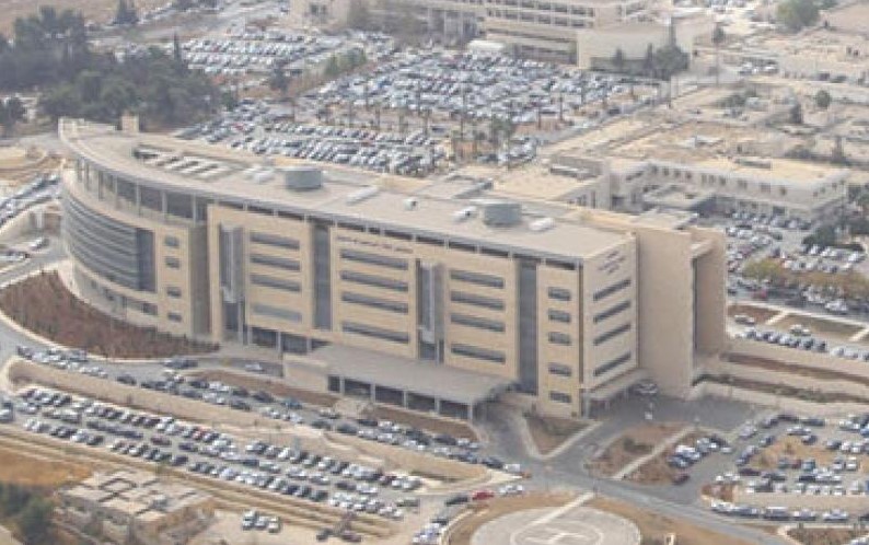 بتوجيهات ملكية.. إدخال الطفل عمر عرفة