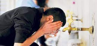 الاقتصار على الواجبات في الوضوء والصلاة