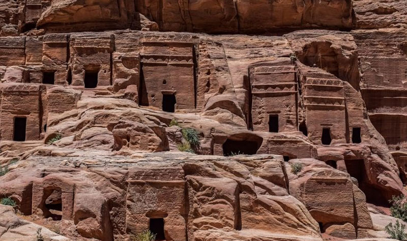 توثيق مسارات سياحية جديدة في الزرقاء