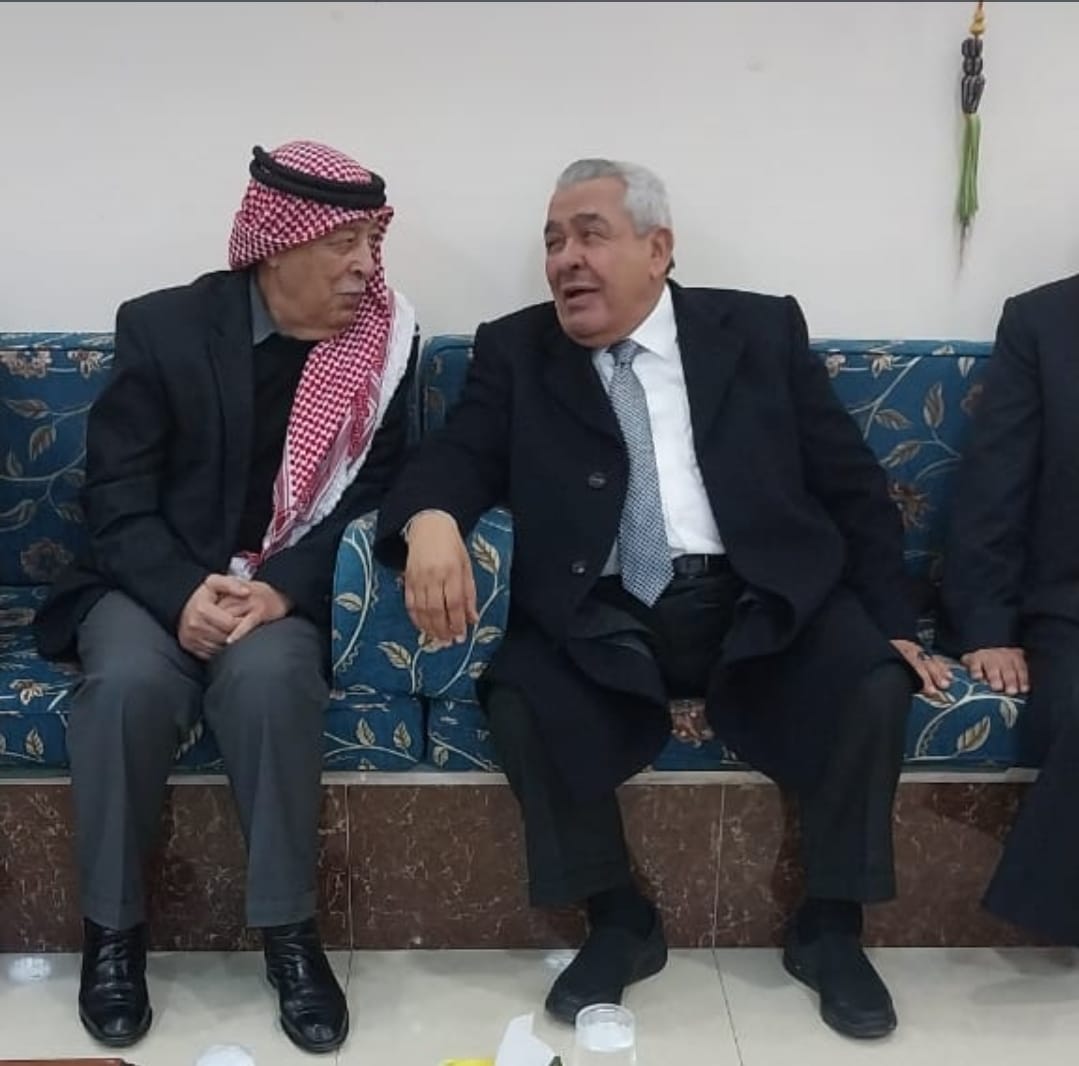 مندوبا عن الملك.. العيسوي يقدم واجب