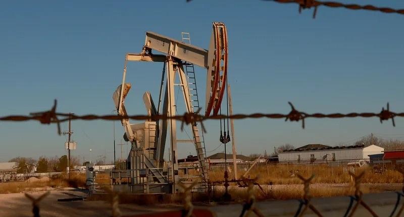 تراجع أسبوعي حاد لأسعار النفط