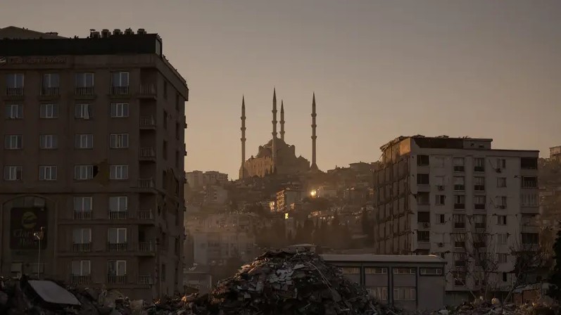 أفظع وأكثر تدميرا.. خبراء يتوقعون زلزالا