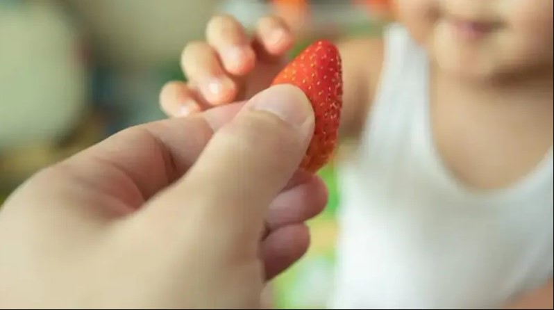 توقفت عضلة قلبه.. طفل العامين فقد