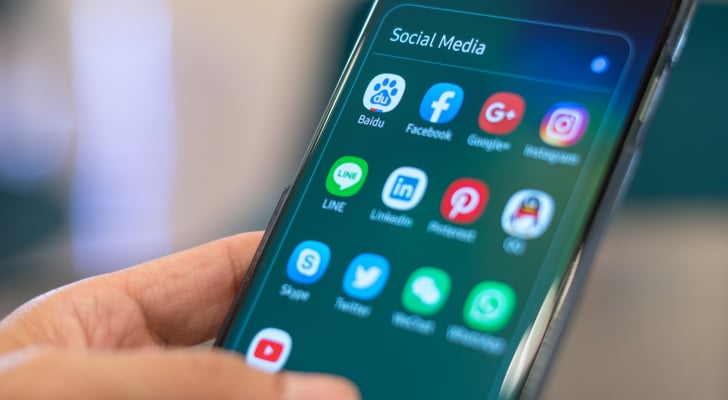 مطالب بفرض ضريبة على إعلانات منصات