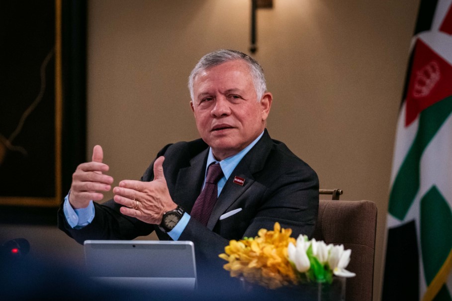 الملك: شرح الأوضاع بشفافية للمواطنين وموقف