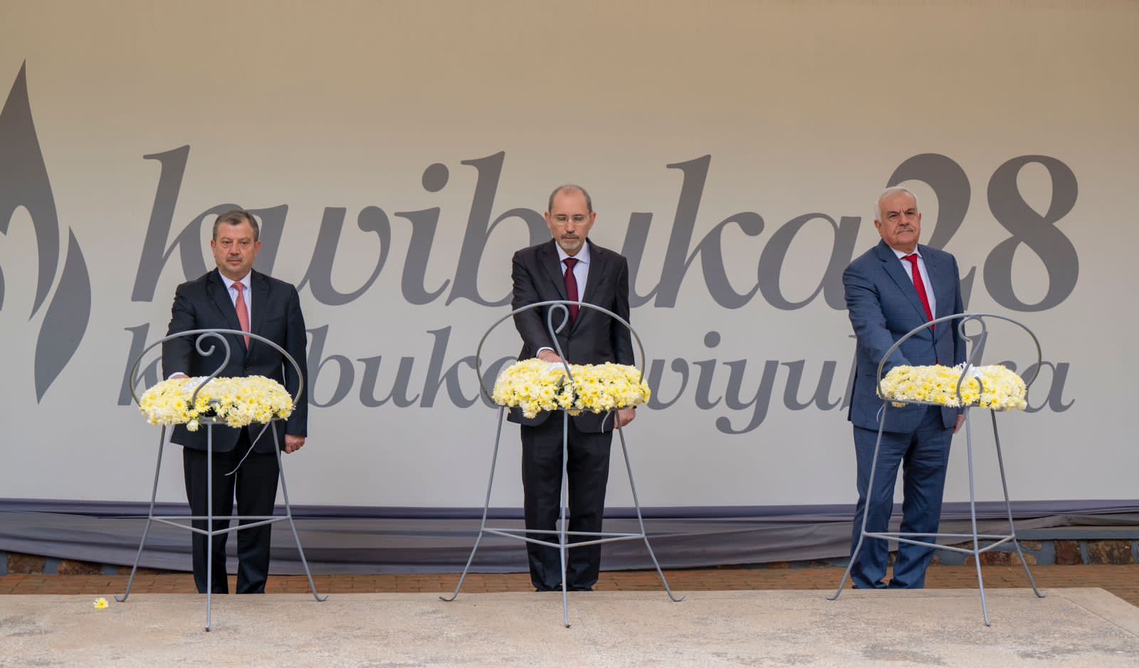 وزير الخارجية ورئيس هيئة الأركان ومدير