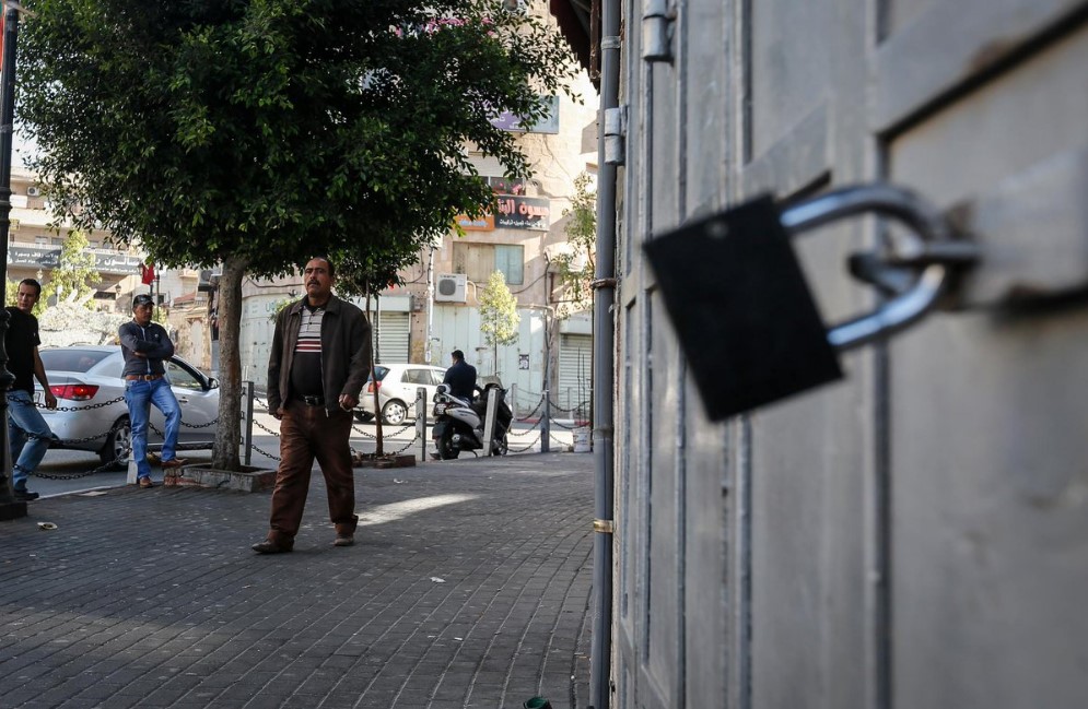 إضراب شامل في مدن فلسطينية تنديدا