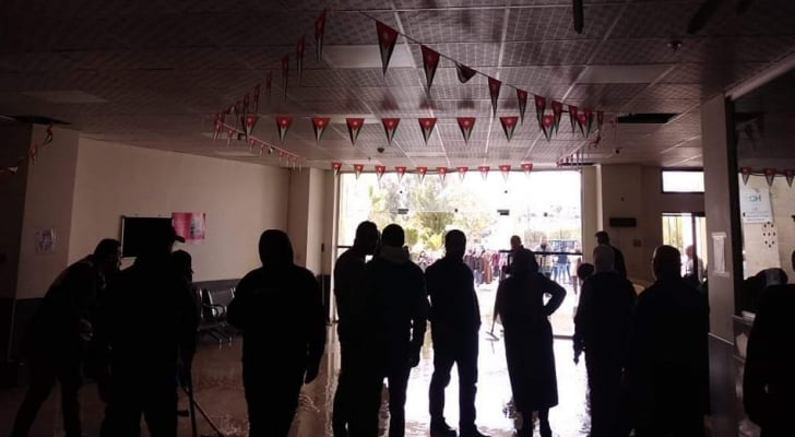 حقيقة انهيار جزء من سقف في