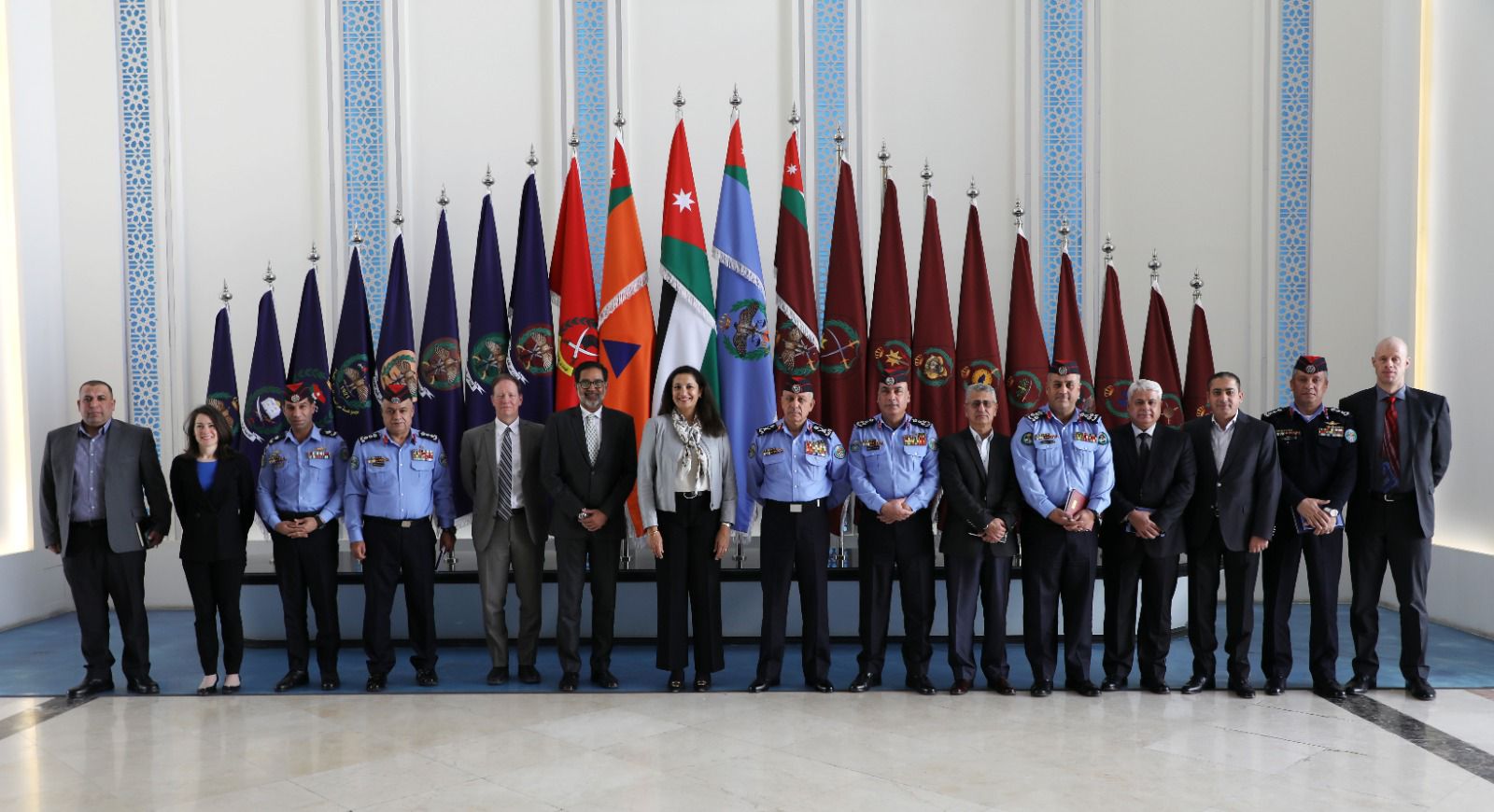 مدير الأمن العام يلتقي مساعدة وزير