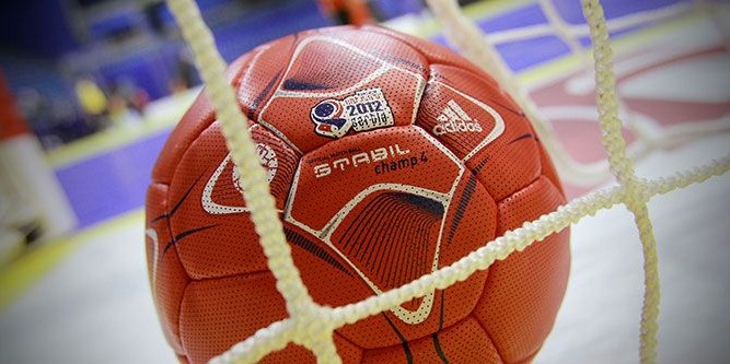 منتخب اليد يخسر أمام الكويت بالبطولة