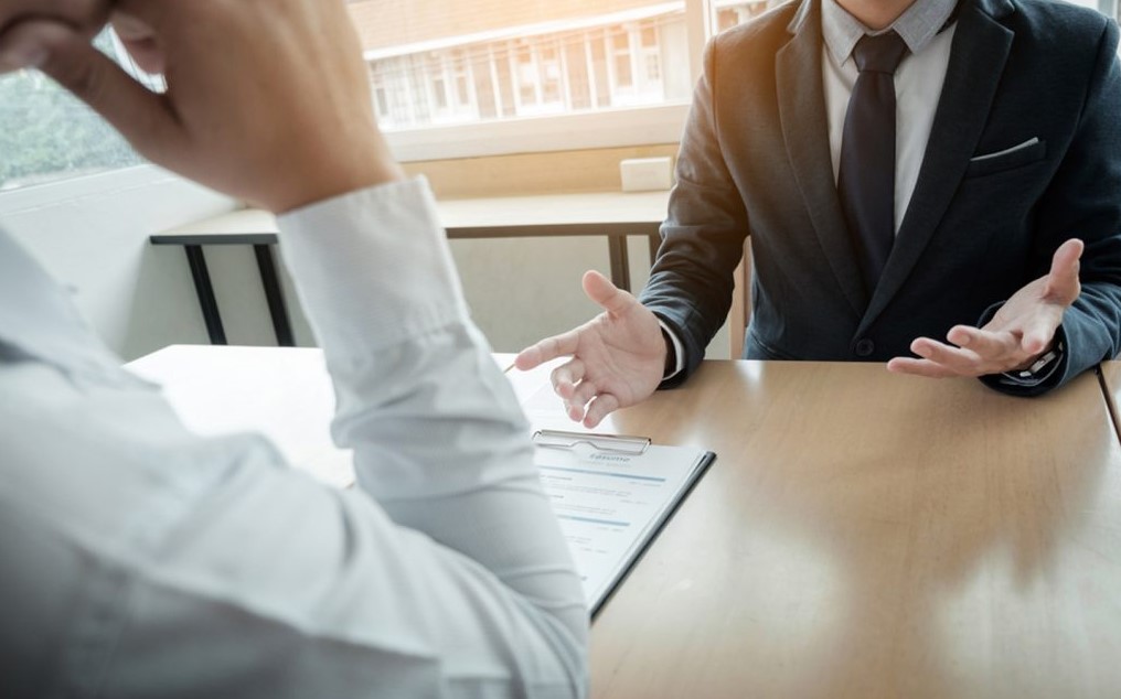 وظائف شاغرة ومدعوون لاستكمال اجراءات التعيين