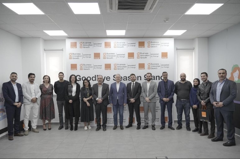 برنامج أورنج الريادي يواصل مهمّته ويحتفل