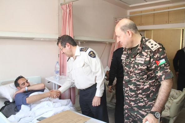 اصابة 3 من كوادر مكافحة التهريب