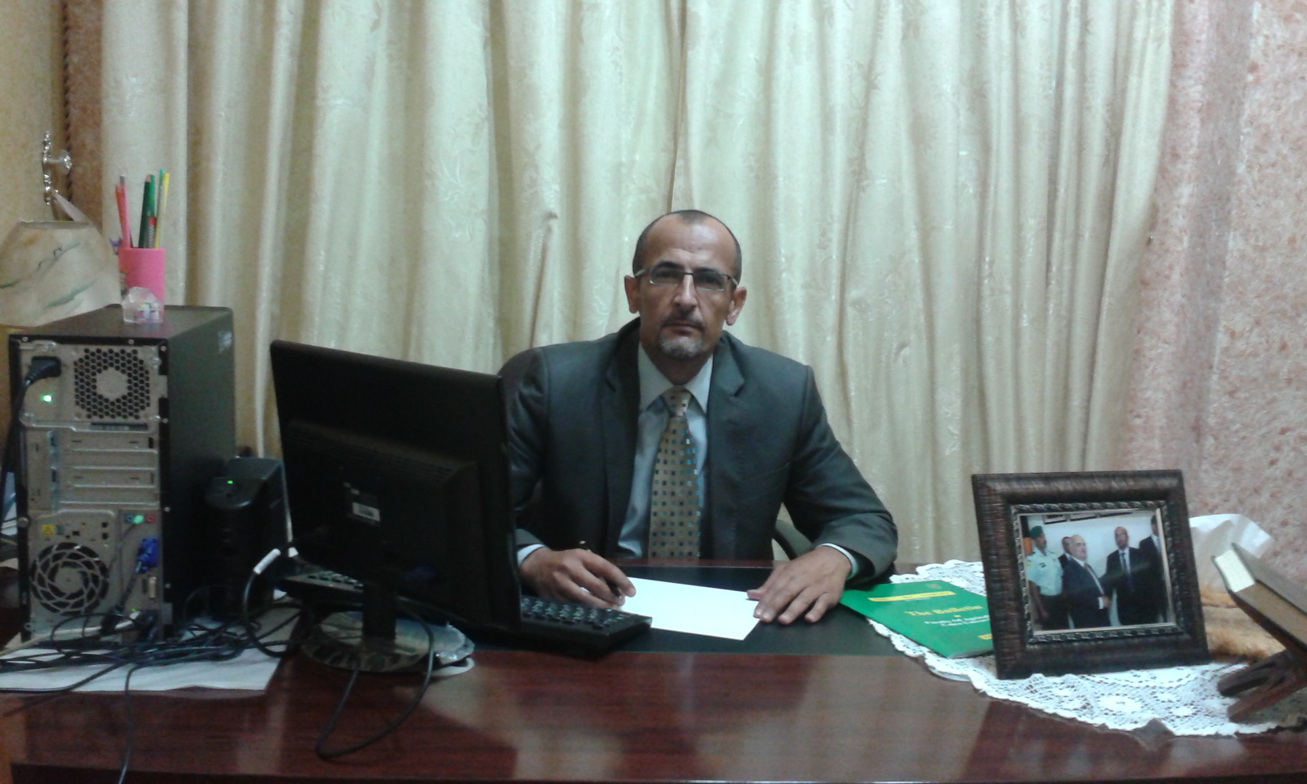 الأستاذ الدكتور فراس الزيود من جامعة