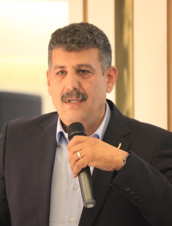 ابو عاقولة يطالب باعادة تمديد قرار