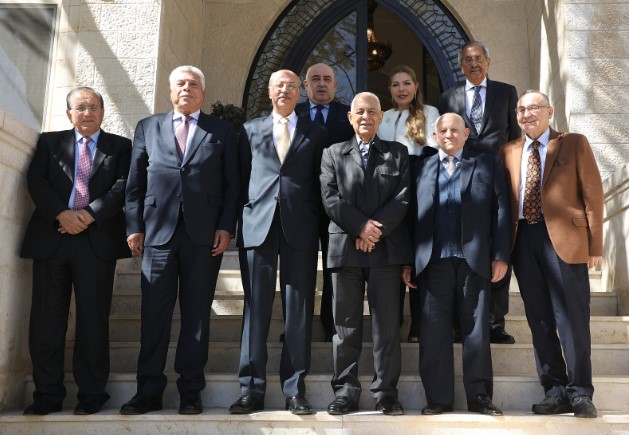 العيسوي يستقبل وفدا من اعضاء النادي