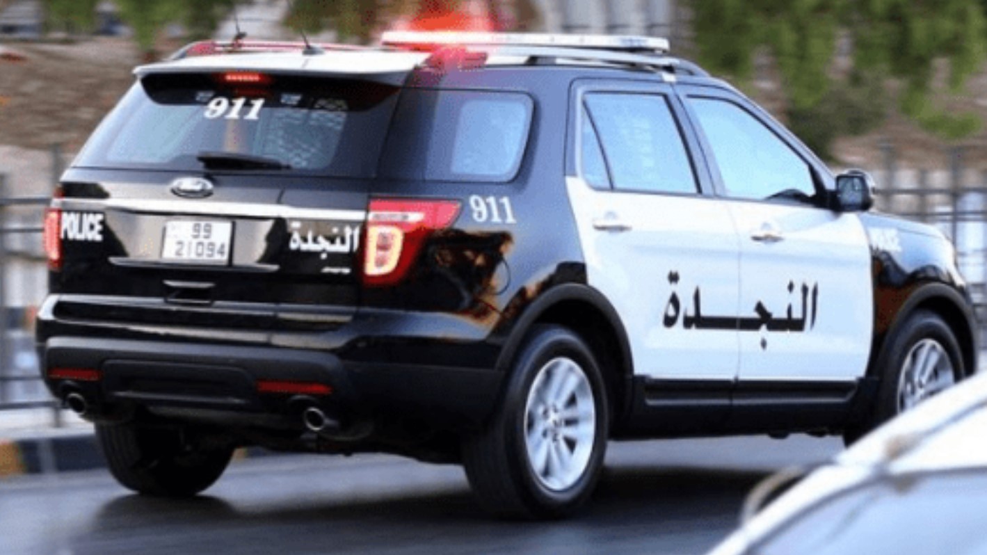 شاب يطعن والده داخل مسجد في