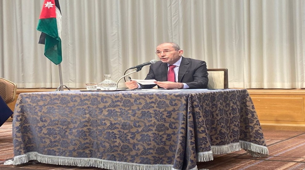 الصفدي يستعرض في اليابان مواقف الأردن