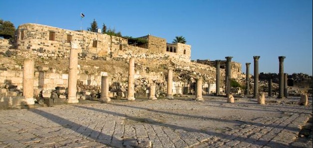 أم قيس ضمن أفضل القرى السياحية