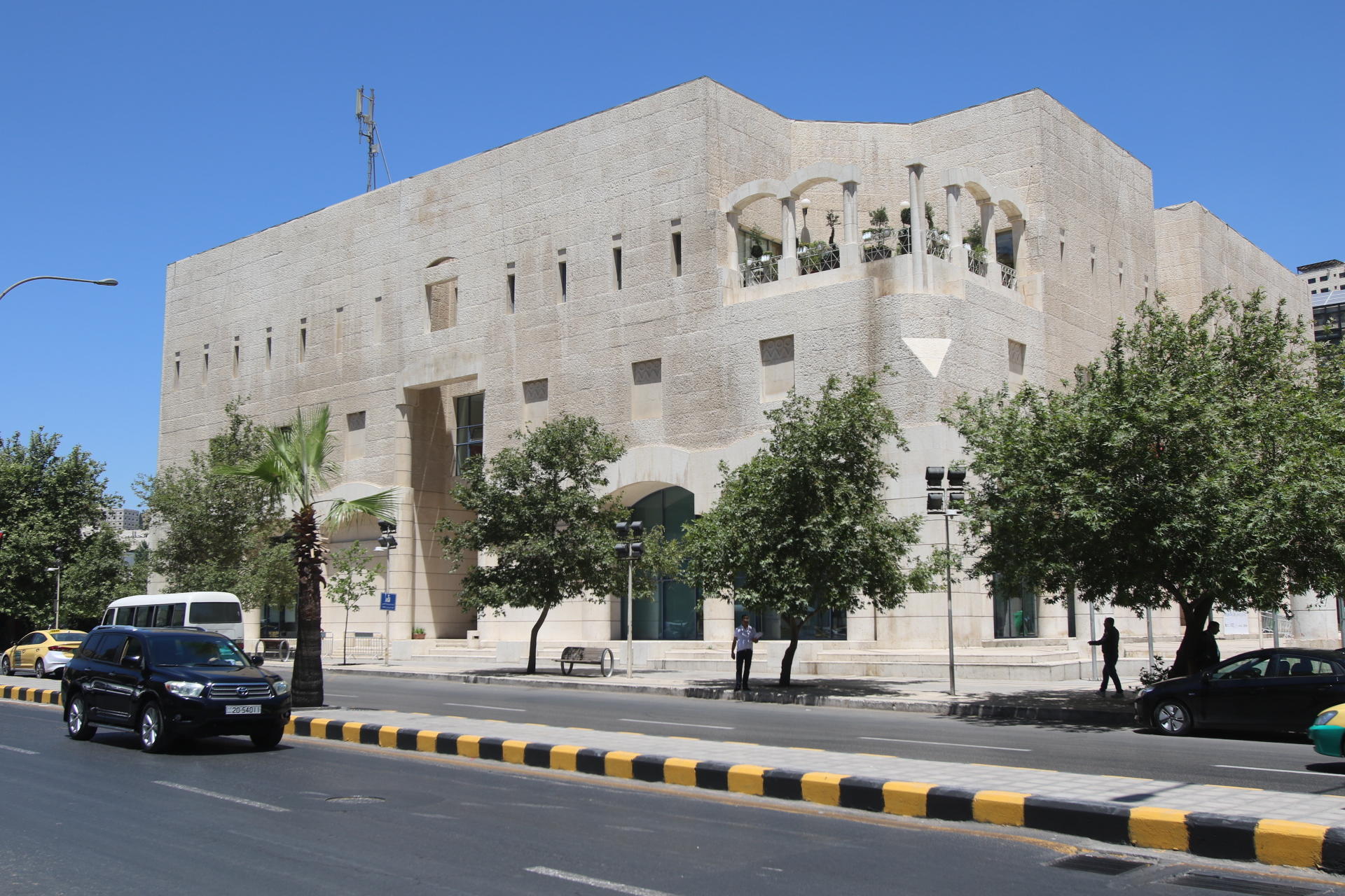 “الأمانة”: ثلاث فترات دوام لفرق التفتيش