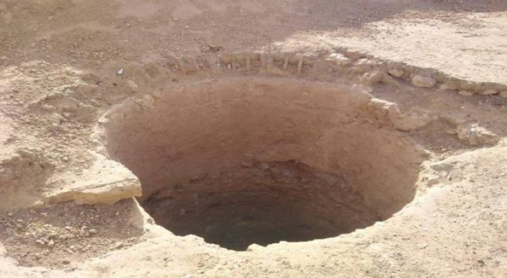 وفاة شخص إثر سقوطه داخل بئر