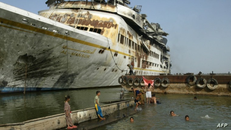 يخت صدام حسين العريق يصدأ ويصبح