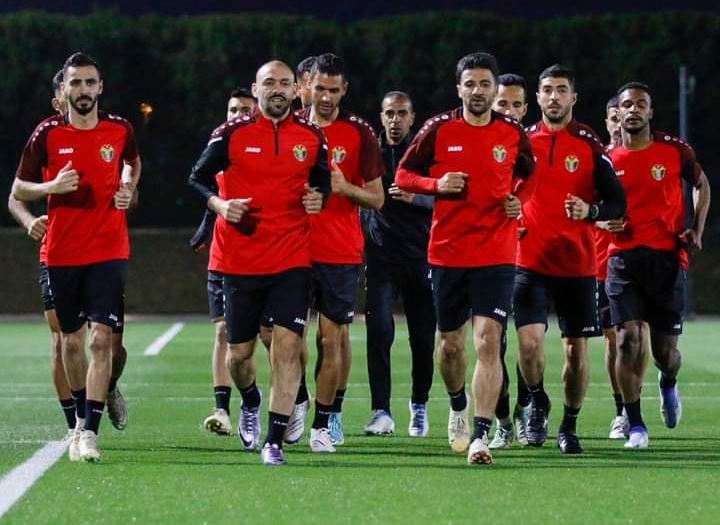 النشامى يباشر تدريباته في الدوحة قبل