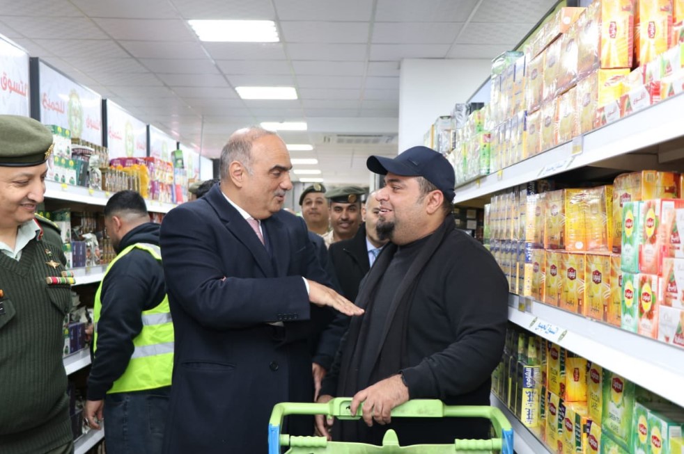 الخصاونة يسأل المواطنين عن توفّر السّلع