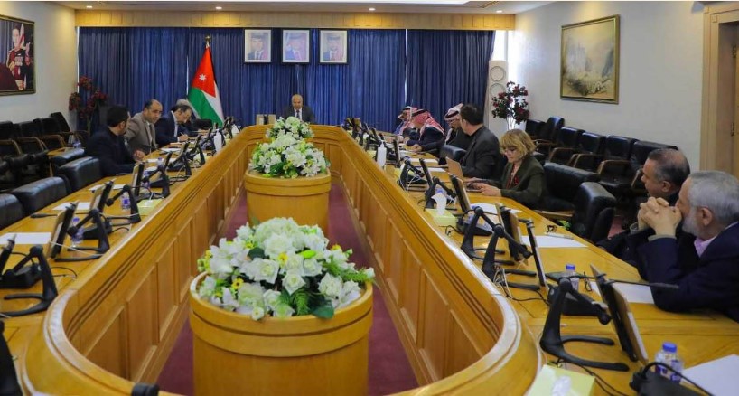 إدارية الأعيان تطلع على تقرير مراجعة