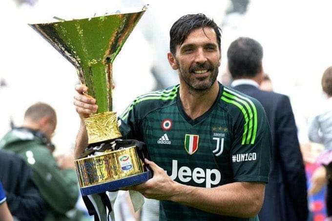 بوفون يهاجم إدارة باريس سان جيرمان