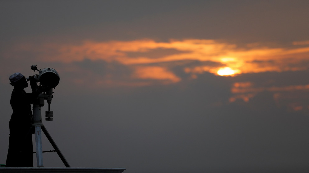 دول عربية تعلن الخميس أول أيام