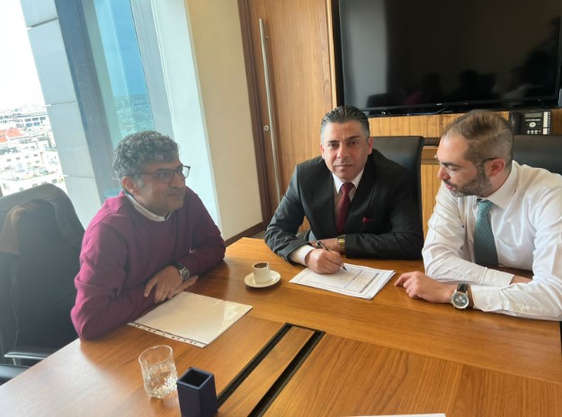 الجراح ومنصور وفريز وعايش والعجارمة إلى