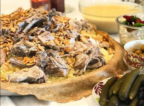 المنسف رفيق الأردنيين في أول أيام