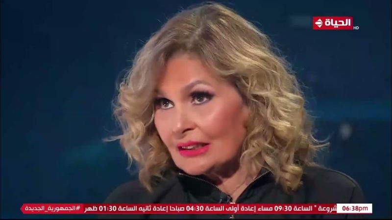 لماذا اتصلت يسرا بدلال عبد العزيز