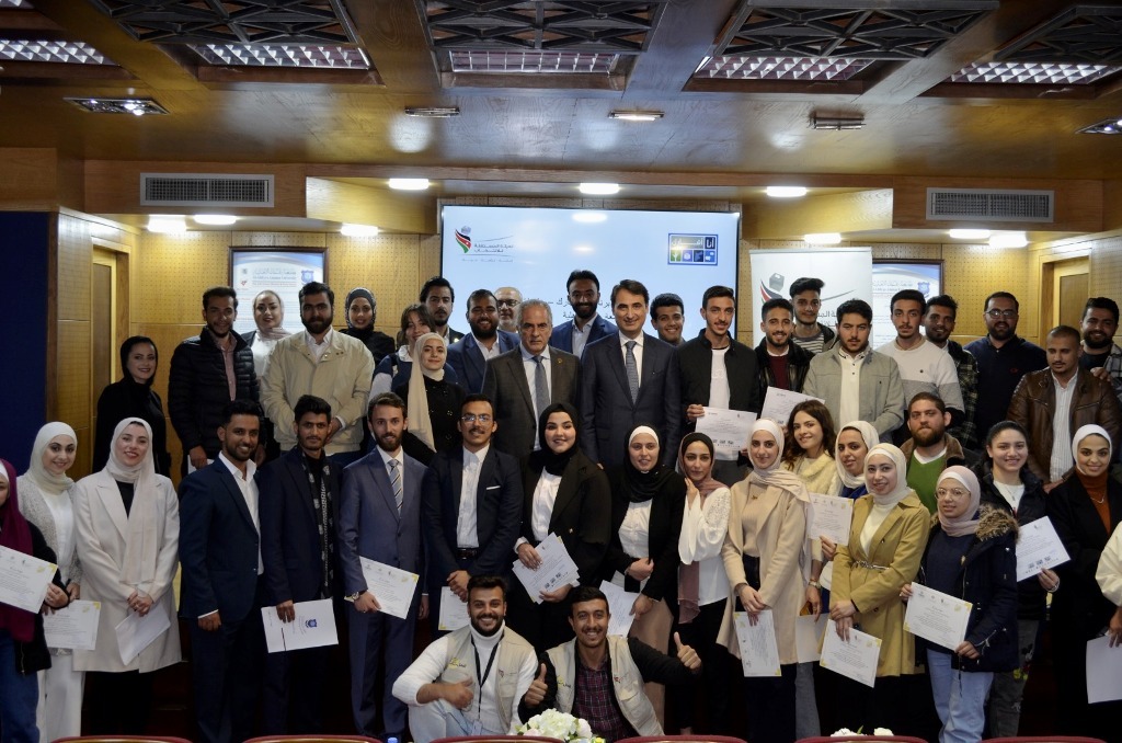 الحسيني يرعى تخريج طلبة أنا أشارك