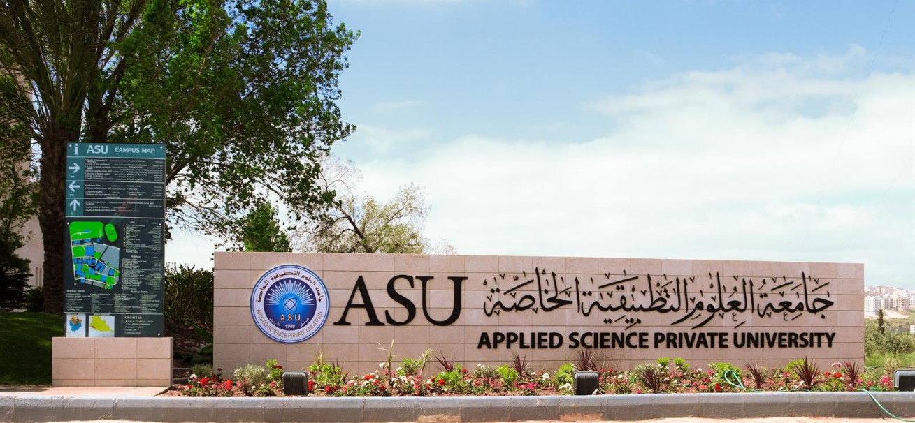 طلبة التطبيقية يحرزون المراكز الأولى في