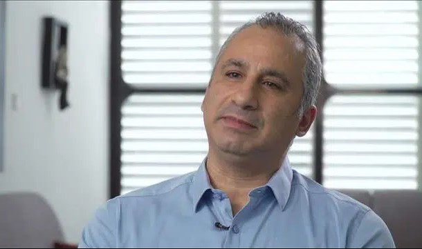 الصحفي الاردني القرالة يطلب من الاسرائيلي