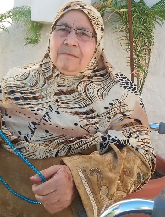 الزميل عريب الرنتاوي.. ينعى والدته: يطاردها