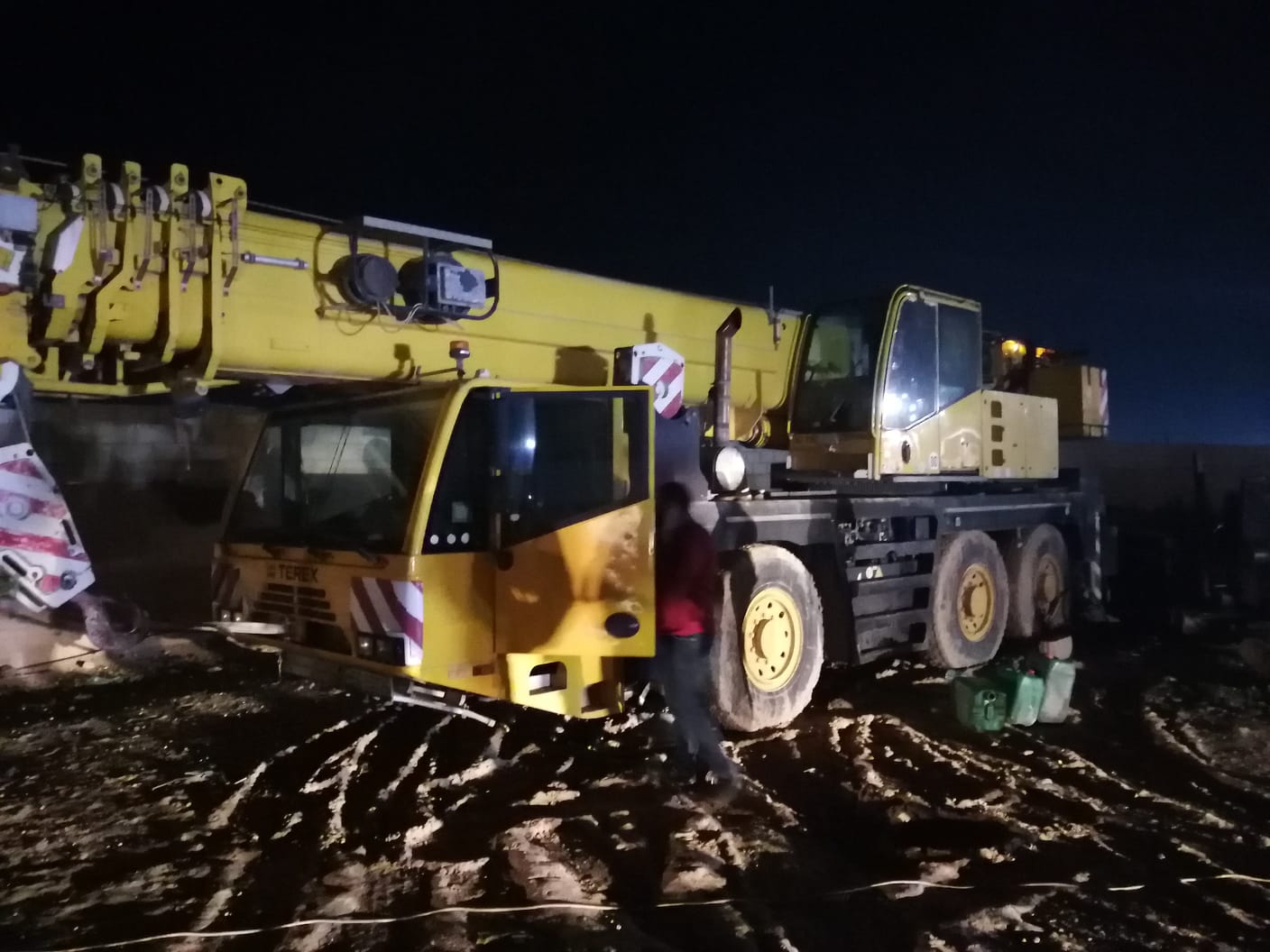 توقيف 3 أشخاص بسبب بئر مخالفة