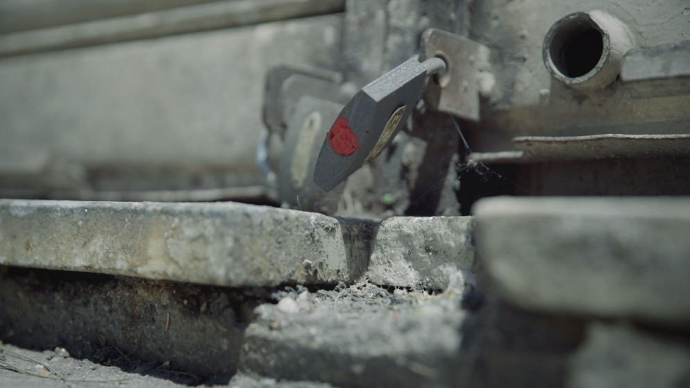 مخالفة 18 منشأة في المفرق لعدم