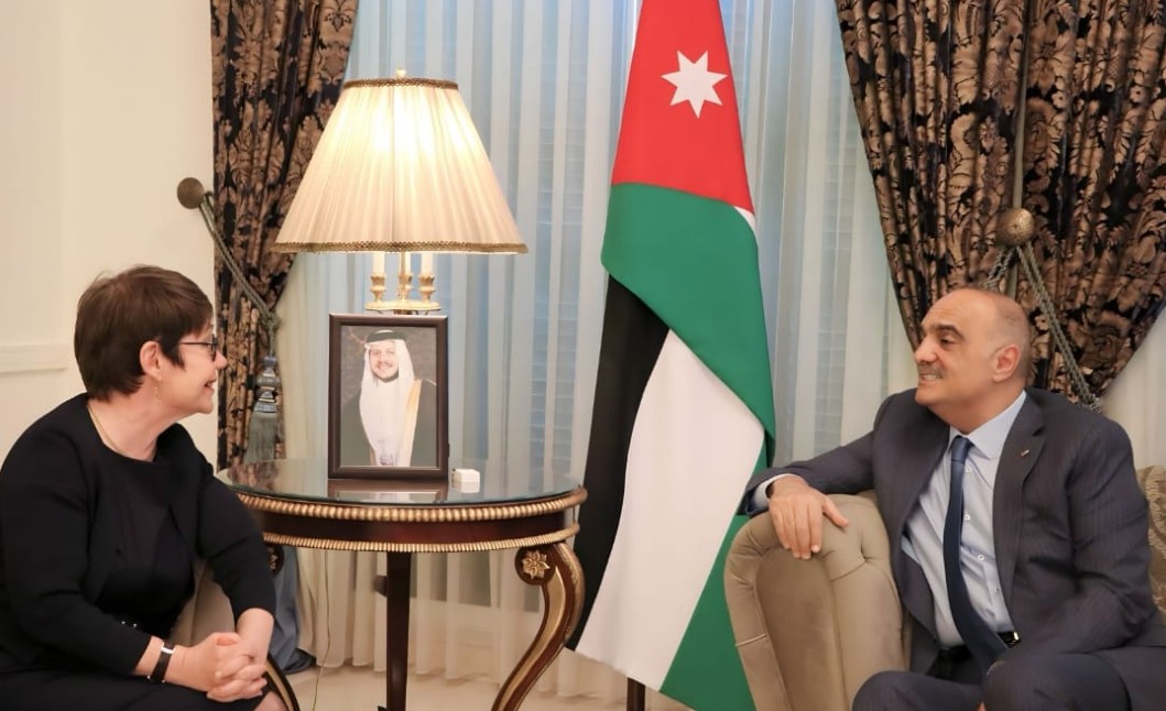 الخصاونة يلتقي اوديل باسو.. منحة للأردن