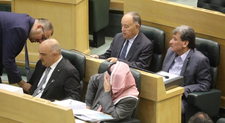 مذكرة نيابية لطرح الثقة بوزير المياه