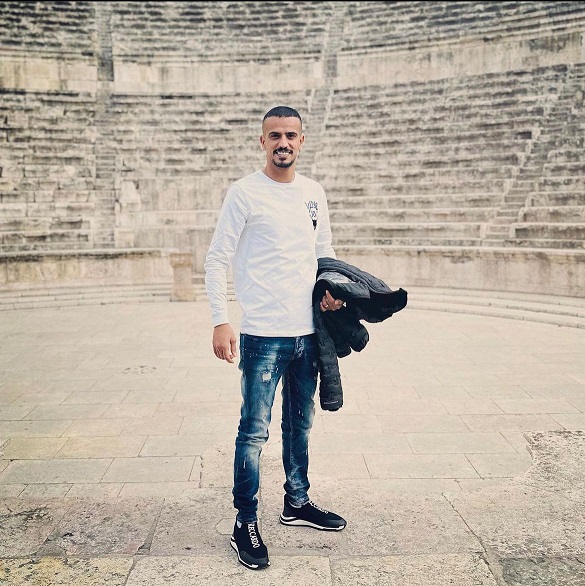 صاحب اغنية الهدف مرصود.. الفنان الفلسطيني