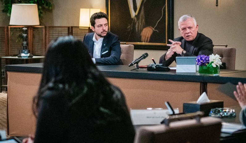 الملك: الإسراع في زيادة نمو قطاع