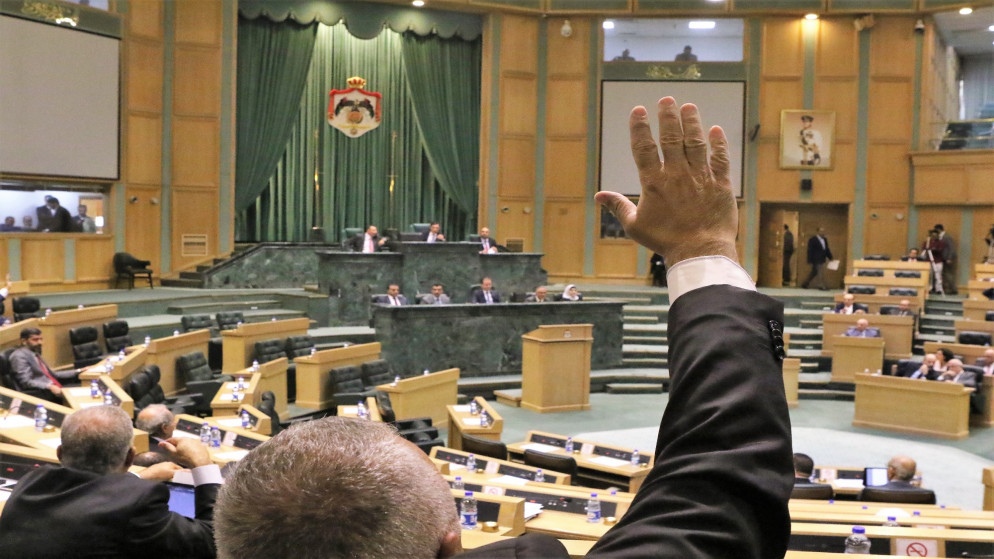 نائبان: إقرار النظام الداخلي جاء ليتواءم