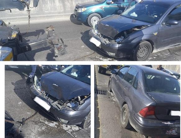 تصادم 3 مركبات يتسبب بكثافة مرورية