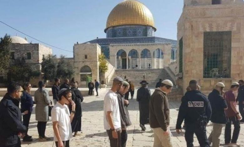 فلسطين النيابية تدين اقتحام الأقصى واعتقال