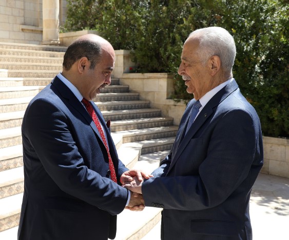 العيسوي يلتقي وفدا من عشيرة الزبون