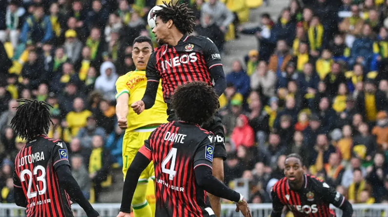 هل يجوز للاعب كرة القدم الإفطار